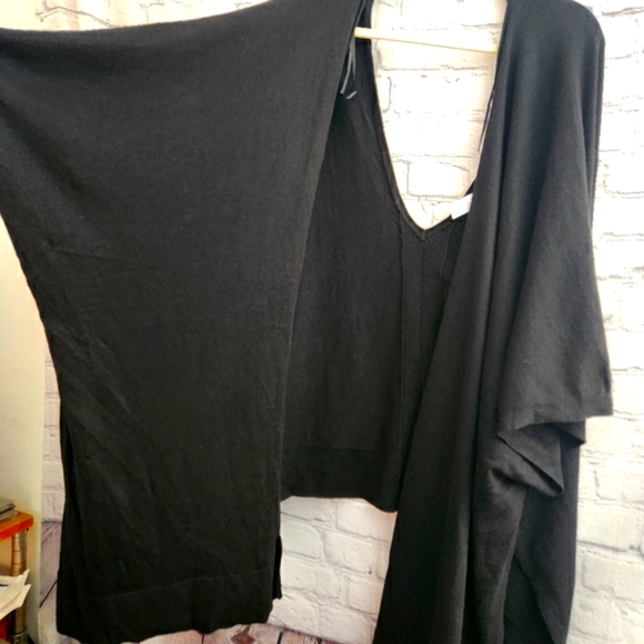 Lululemon Poncho - Picture 5 of 6